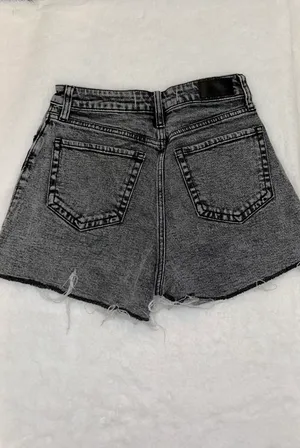 Hollister Curvy Ultra High Rise Shorts thumbnail 2
