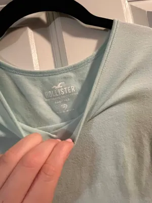 Hollister Baby Blue Baby Tee Size Medium thumbnail 2