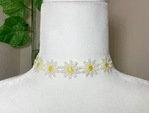 Daisy Chain Floral Choker Necklace New thumbnail 9