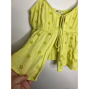 American Eagle Eyelet Cami Women XS Yellow Excellent Tiered Peplum Tie Front Top thumbnail 2