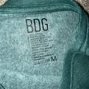 Urban Outfitters BDG Green Cropped Crewneck Sweatshirt thumbnail 3