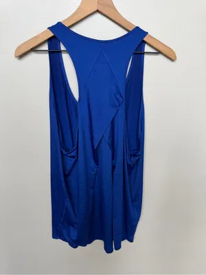 Lululemon Essential Tank Pleated Larkspur Blue Scoop Neck Athletic Top Size 14 thumbnail 8