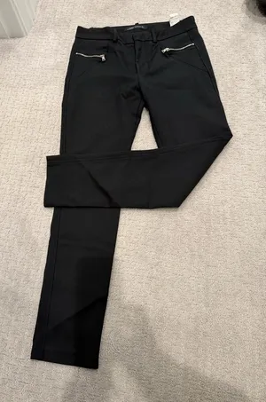 Zara Black Women’s Skinny Zip-Pocket Pants - size small thumbnail 1