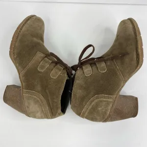 Clarks Artisan Womens 9.5 Carleta Lyon Tan Nubuck Leather Lace Up Booties thumbnail 5