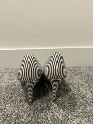 Blue and White Heels Black Size 8 thumbnail 3