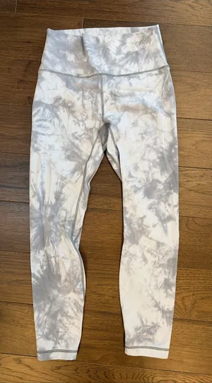 Heynuts High-Waist Tie-Dye Leggings - Medium in Light Gray - C47-004 thumbnail 1