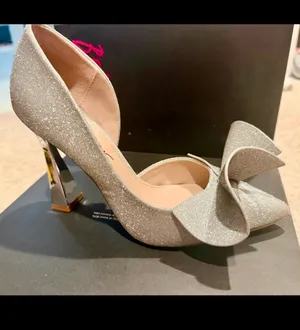 Gianni Bini Quincy Platform Pumps in Bone Blanc thumbnail 6