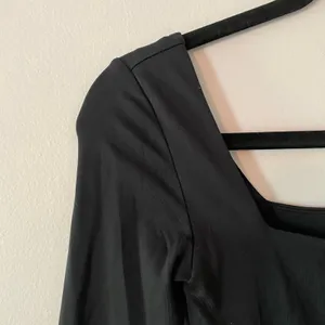 Aritzia Babaton Contour Black Long Sleeve One Piece Romper Active Women size XS thumbnail 4
