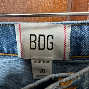 BDG / Urban Outfitters women's size 28 A-line denim shorts thumbnail 3