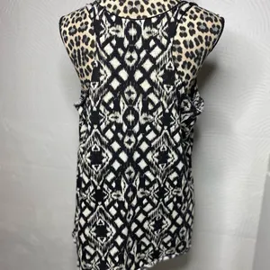 Maurices Black and White Geometric Tank Top thumbnail 5