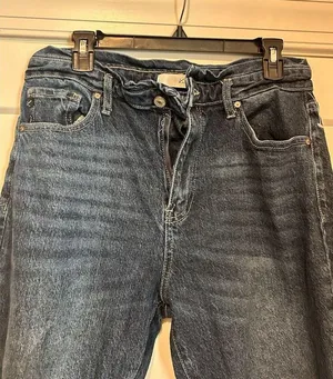Kancan Dark Wash Tapered Jeans With Distressed Knees Size 11 / 29 Mid Rise thumbnail 2