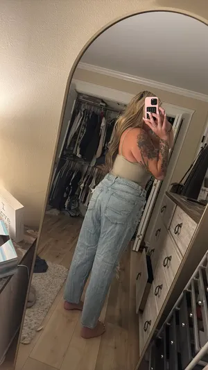 American Eagle High-Rise Ankle Straight Jeans thumbnail 2