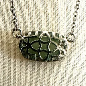 Kendra Scott Elisa light green necklace in SILVER thumbnail 4