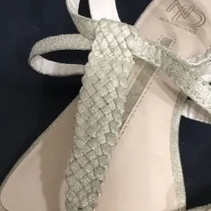 Nude and gold metallic fleck leather sandals Gold Size 8 thumbnail 4