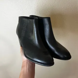 Vionic Georgia Black Leather orthaheel orthopedic heeled boots booties WOMENS 10 thumbnail 2