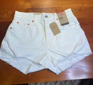 Levi's NWT White  Jean Shorts Size 26 thumbnail 1