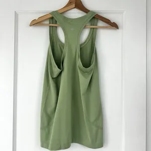 Lululemon Womens 6 Run Swiftly Tech Tank Top 2.0 Green Racerback hip length thumbnail 5