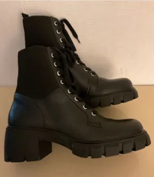 Steve Madden women Black platform Lace-Up Chunky Combat Boots US 9.5 thumbnail 1