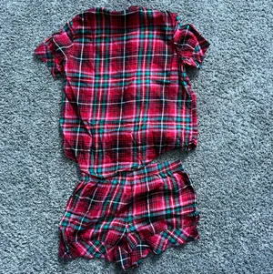 Victoria's Secret Red and Green Plaid Short Pajama Set thumbnail 5
