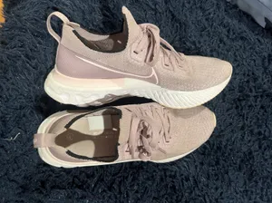 React Flyknit thumbnail 2
