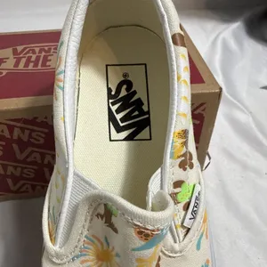 Vans Classic Slip On Shoes Womens 6.5 Get Outdoors Marshmallow Canvas Roadrunner thumbnail 6