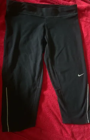 Nike Capri Dri-Fit Leggings Black Medium thumbnail 1