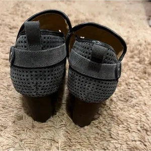Franco Sarto Size 9 Women’s Dakota Gray Suede Perforated Ankle Boots thumbnail 3