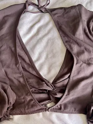 H&M Brown Twist-Front Crop Top thumbnail 1