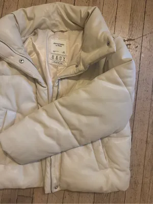 Abercrombie & Fitch Cream Puffer Jacket thumbnail 8