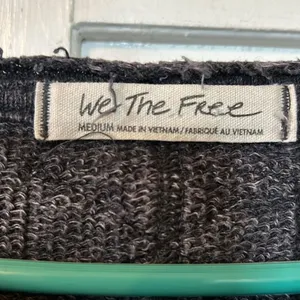 We the Free gray cropped sweater poncho - Size M thumbnail 3