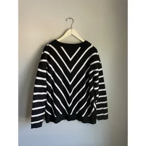 Oversized Black White Chevron Stripe V Neck Button Cardigan Size XL Cozy Office thumbnail 5