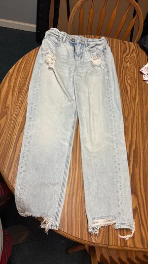 American Eagle Highest Rise 90s Boyfriend Jeans thumbnail 1