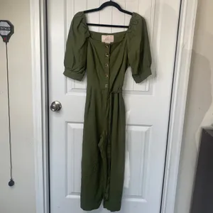 Gal Meets Glam‎ Anthropologie linen green puff sleeves jumpsuit size 6 vacation thumbnail 2