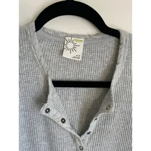 Offline by‎ aerie waffle knit Grey long sleeve tee size medium thumbnail 2