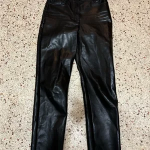 Aritzia Wilfredthe Melina high waist vegan leather pants black 4 thumbnail 3