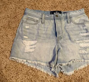Hollister High Rise Mom 3 inch Shorts thumbnail 2