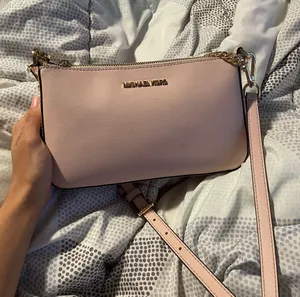 Michael Kors Purse thumbnail 1