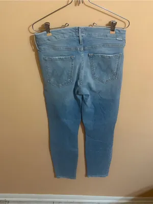 Mother The Looker Crop Jeans in Fresh Catch thumbnail 5