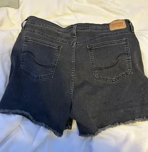 Levi Strauss High-Rise Shorts thumbnail 3