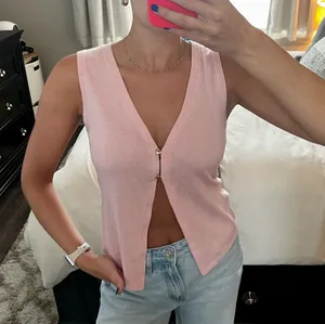 Abercrombie & Fitch V-Neck Cutaway Sweater Vest, XS, Light Pink NWT thumbnail 1