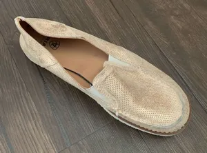 Ariat amputee right foot only gold slip on 11B shoe thumbnail 1