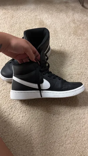 Nike Shoes  thumbnail 4