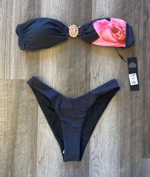 FashioNova Swimsuit Set thumbnail 1