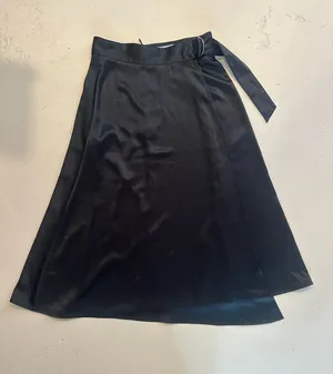 H&M Navy blue satin midi skirt thumbnail 1