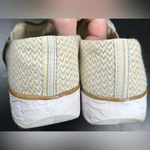 Muklucks Women’s Size 9 Beige Polka Dot Striped Boardwalk Stepping Out Sneakers thumbnail 4