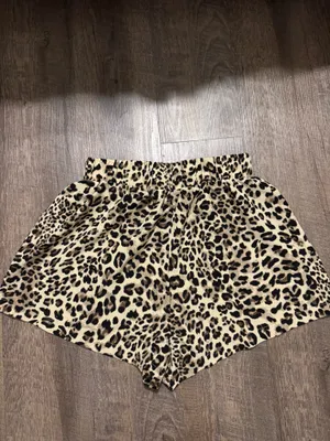 Leopard Print Elastic Waist Shorts thumbnail 4