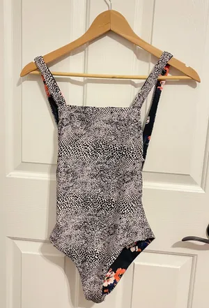 Volcom Leaf It Be Floral Leopard Print Bohemian One Piece Reversible Swim Suit thumbnail 5