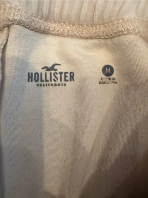 Hollister Co. Blush Pink Velour Dolphin Lounge Shorts - Size Medium (EUC) thumbnail 4