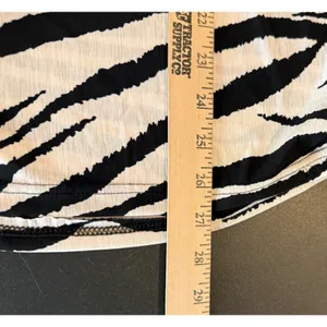 Womens M/L Tunic‎ Top Blouse Blue Pink Tiger Rhinestone Zebra Ombre Graphic thumbnail 5