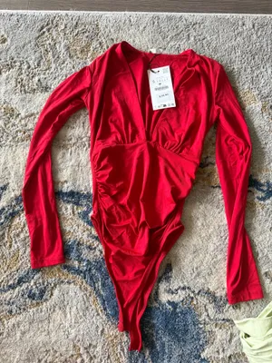 Red Top Zara thumbnail 1